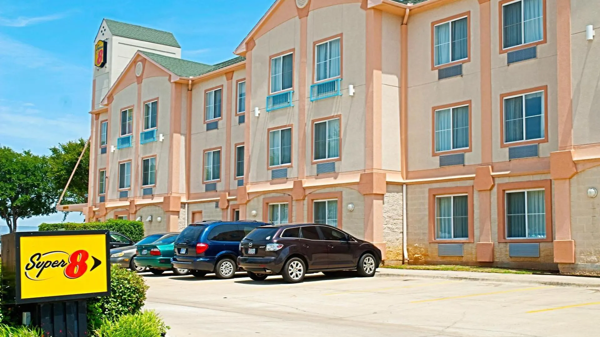 Staying Near Irving Convention Center: 15 Airport Hotels Compared