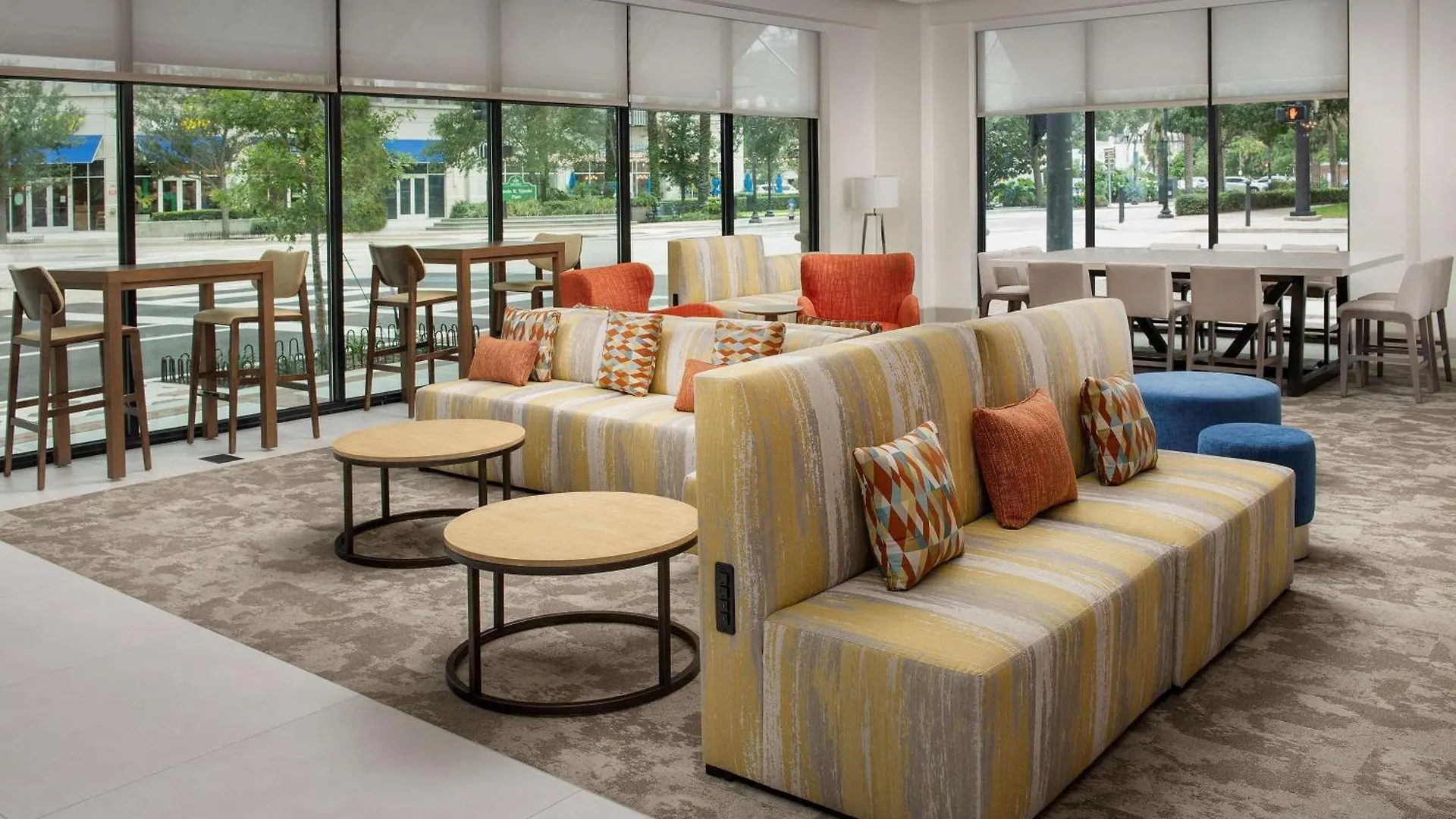 Staying In Downtown Orlando: 4 Budget Hotels Compared