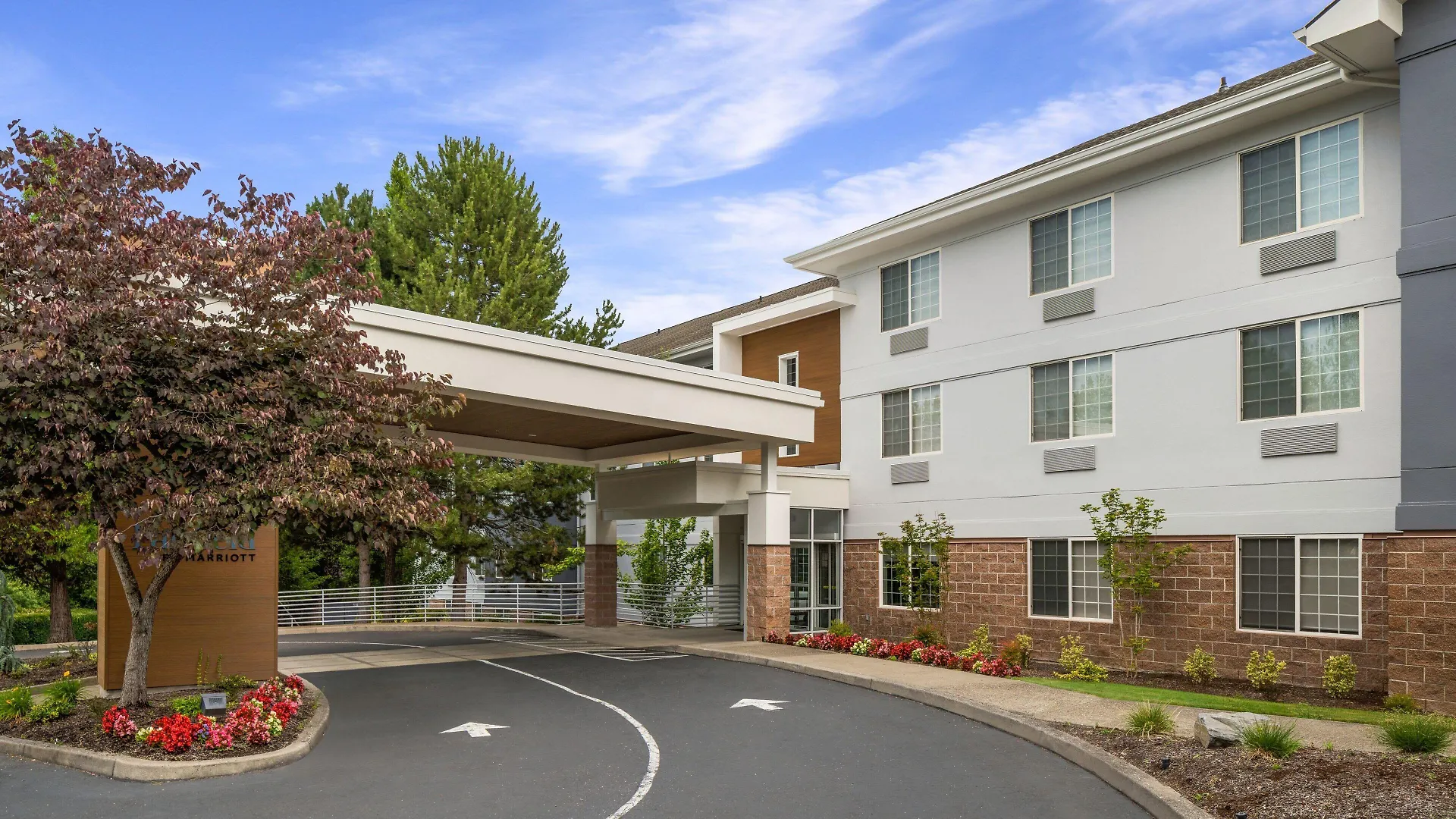 4 Affordable Hotels Close to MacLeay Park Lower, Portland