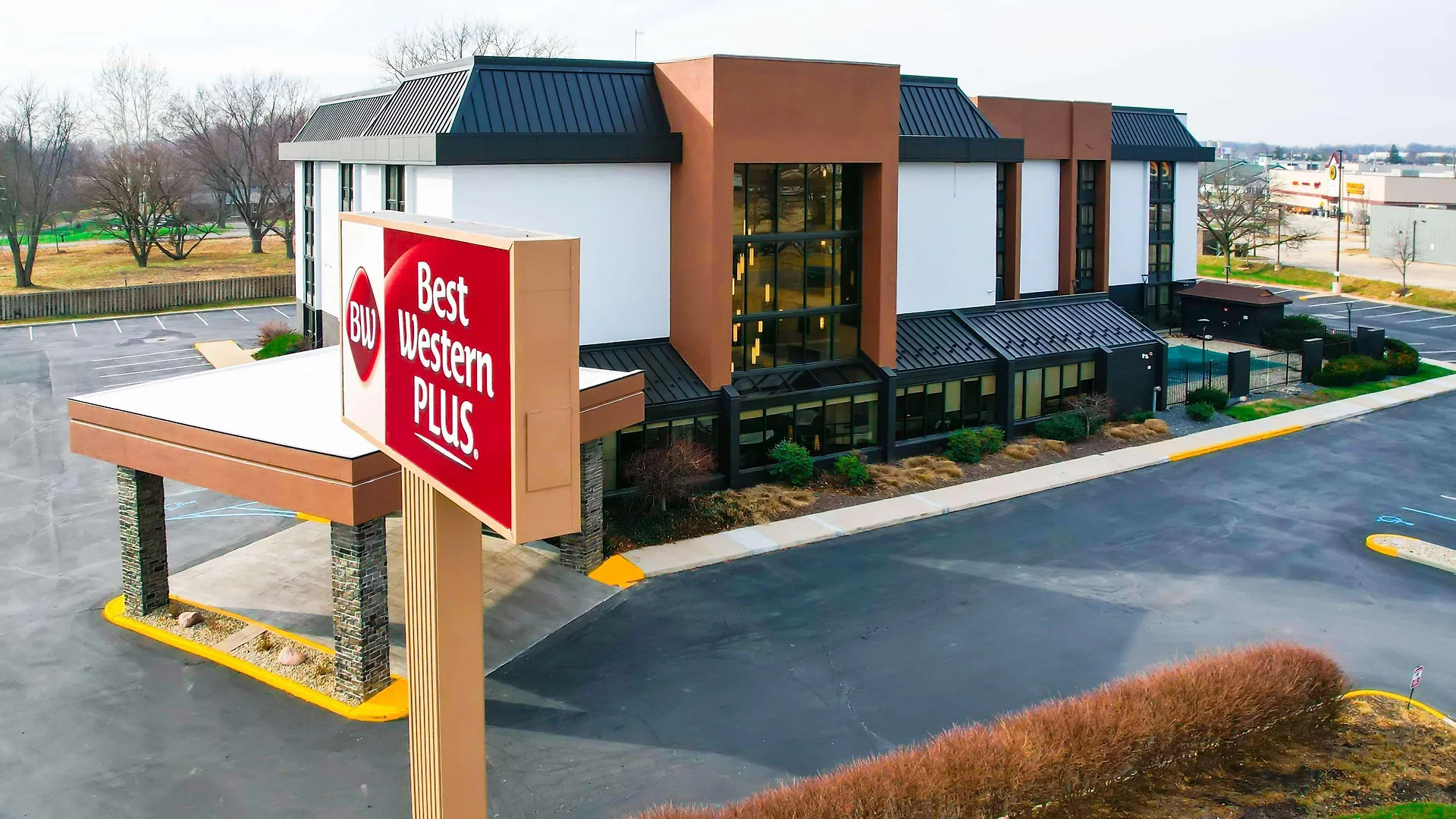 7 Business Hotels Near Holliday Park Worth Booking
