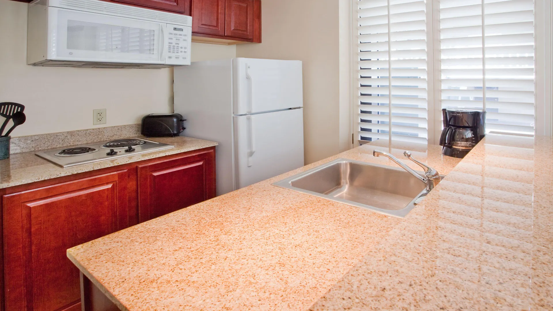 5 Romantic Hotels in Historic Savannah Worth Booking