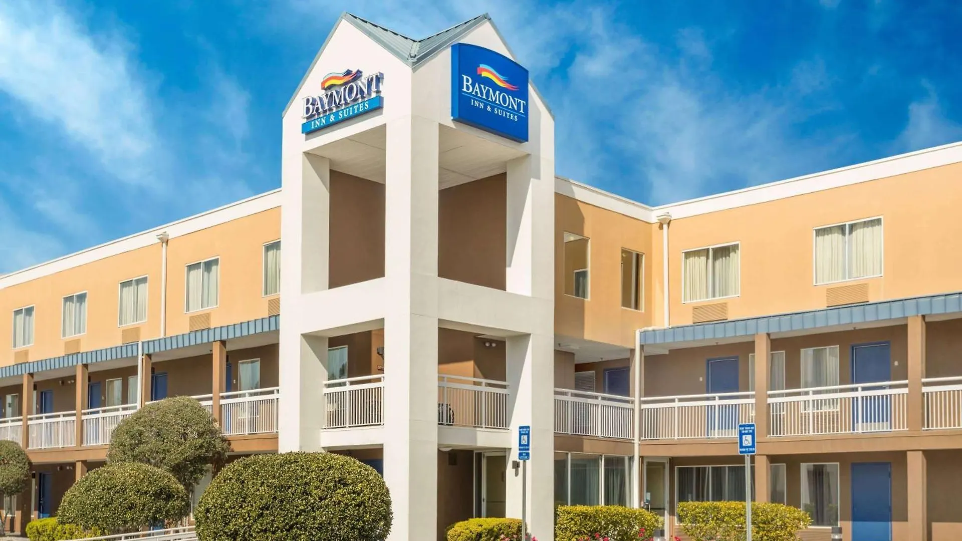7 Smart Business Hotels Near Lake Mayer Park Worth Booking