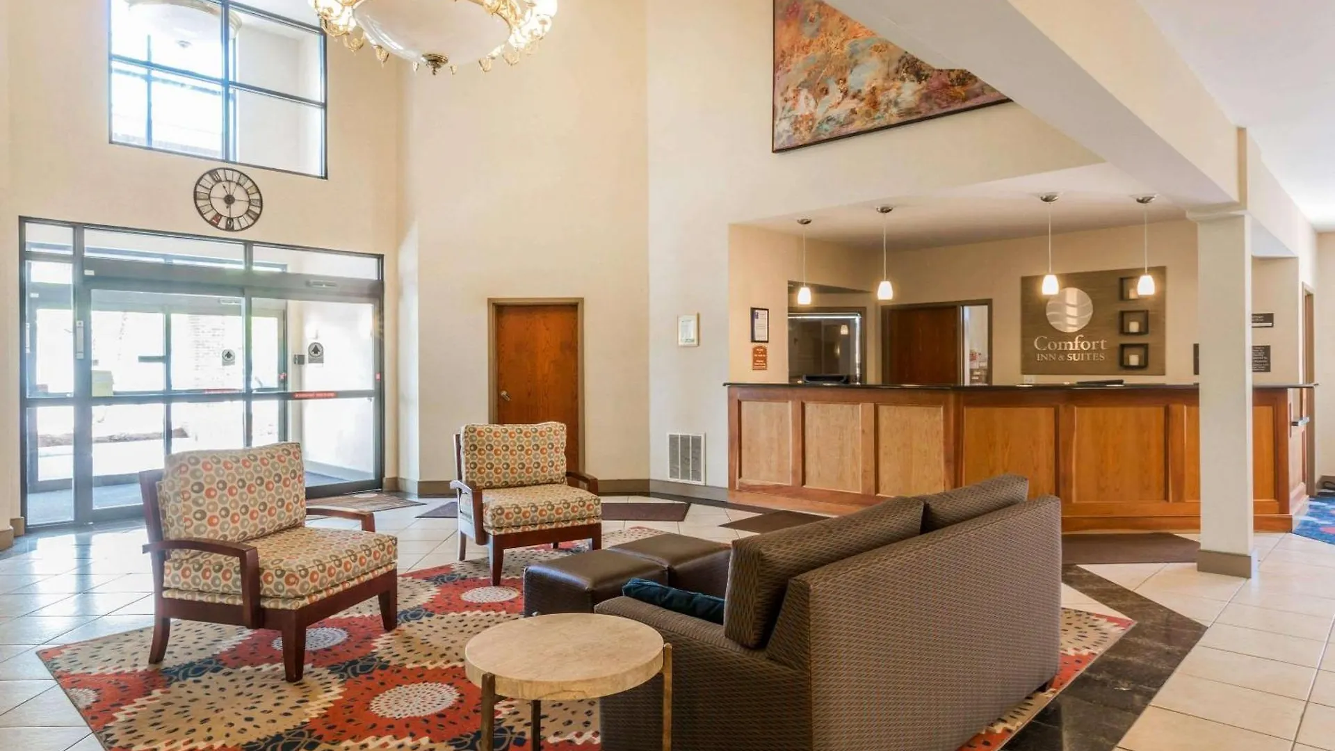 Where to Stay Near Winooski Falls Mill District: 8 Airport Hotels