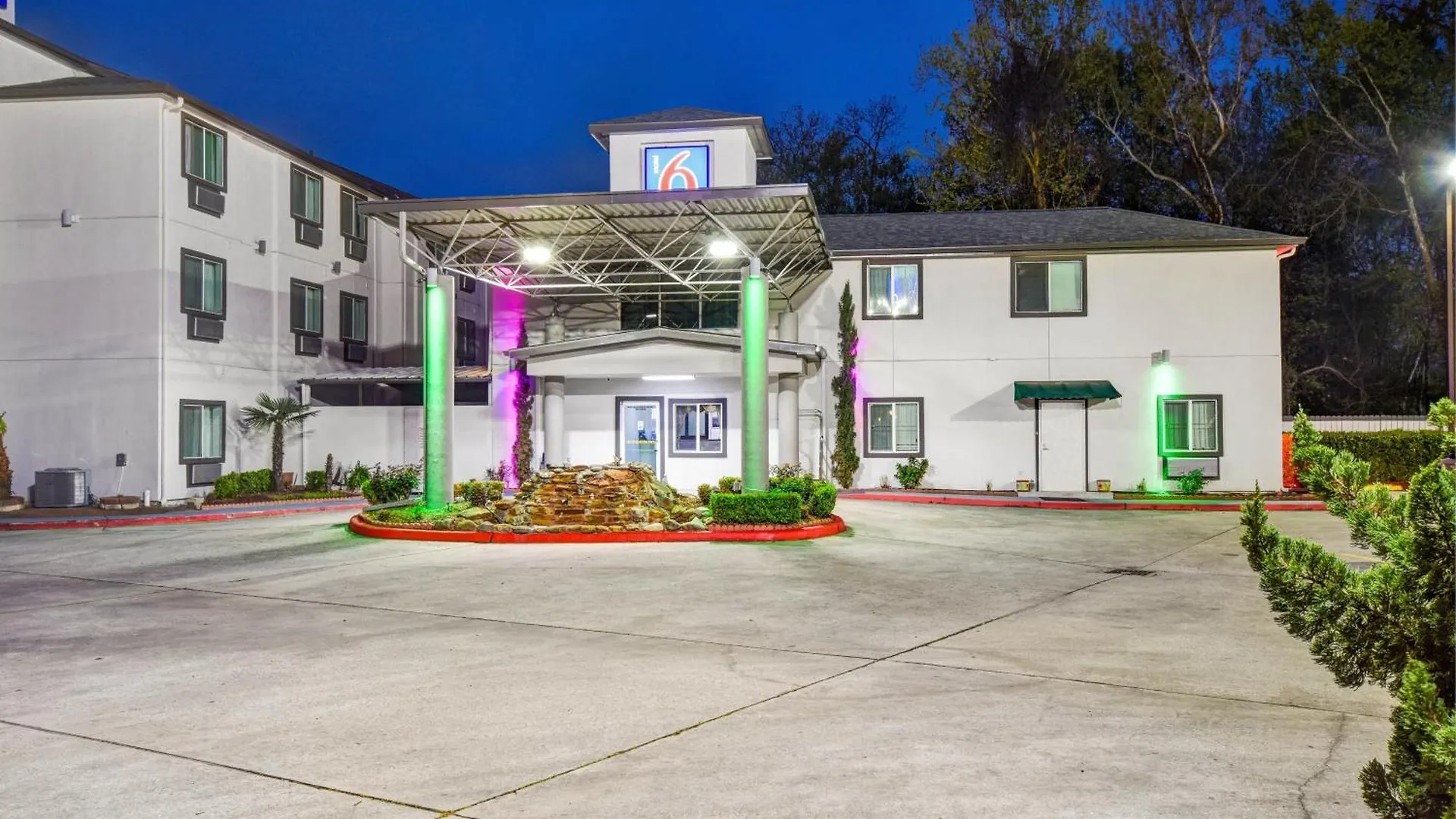 5 Smart Airport Hotels Near Dow I Park Worth Booking