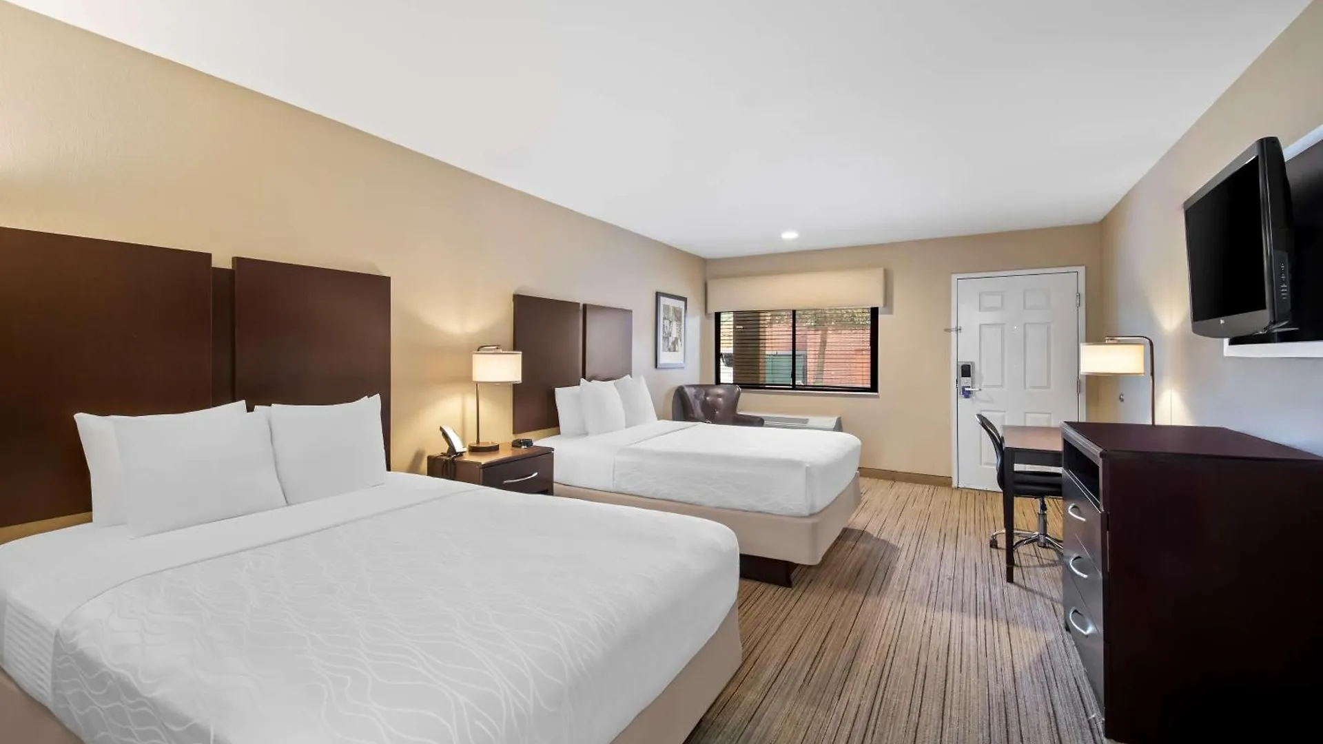 4 Top 3-Star Hotels Near Round Rock Roller Rink for Easy Access