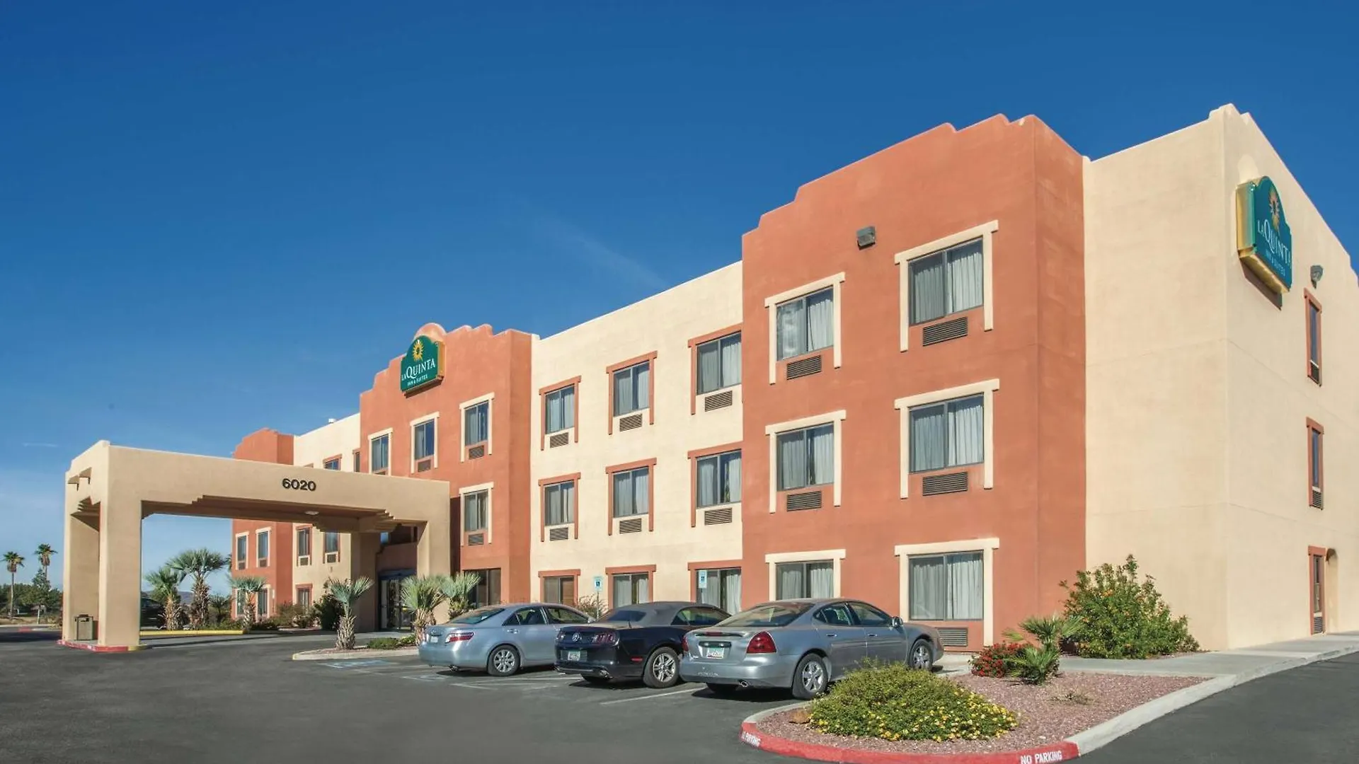 4 Business Hotels In Tucson That Deliver For Work Trips