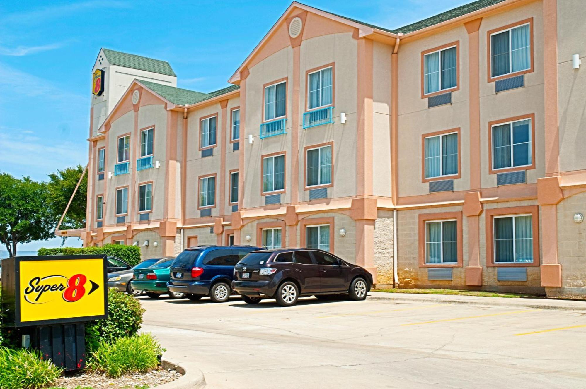 Staying Near Irving Convention Center: 15 Airport Hotels Compared