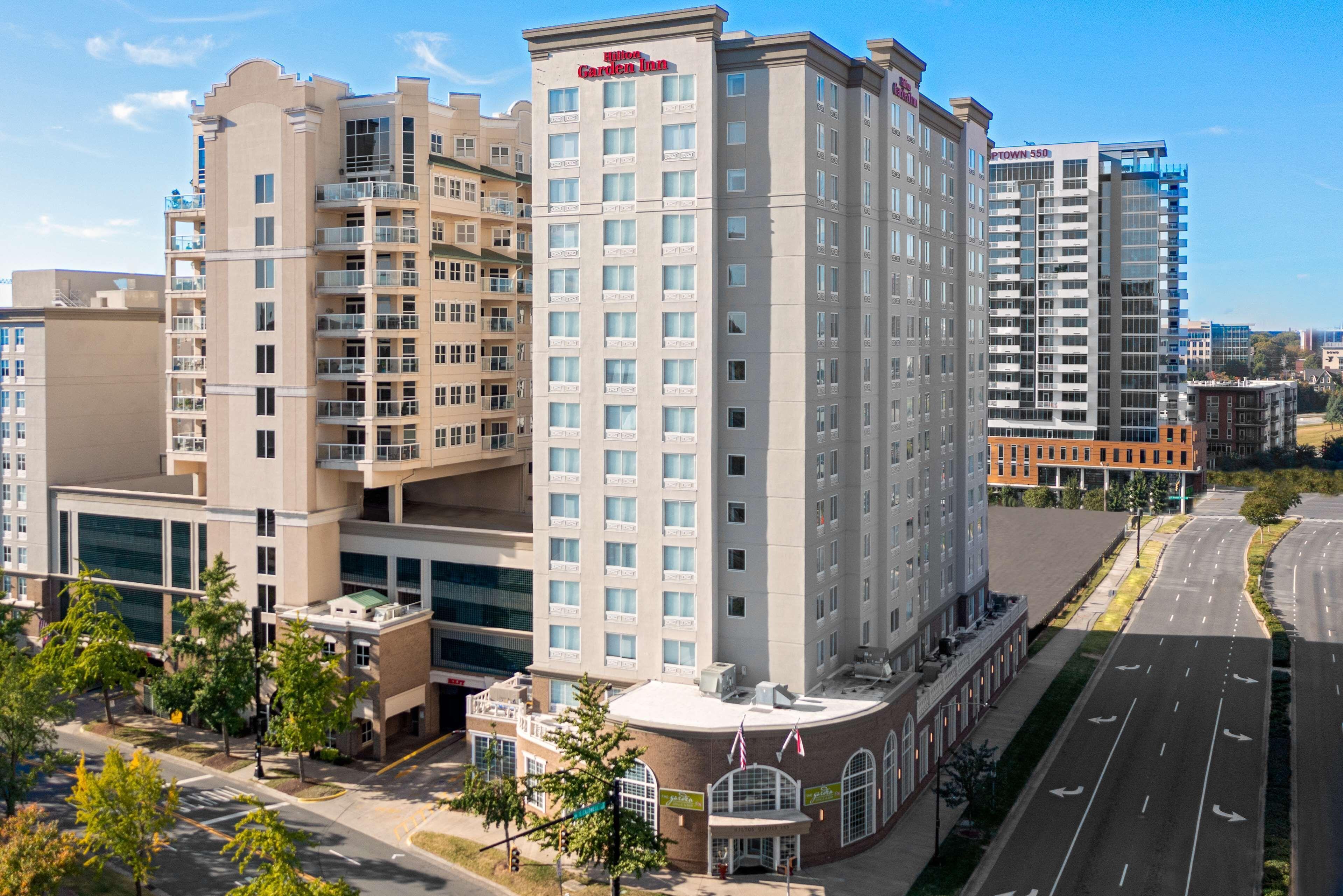 7 Romantic Hotels in Downtown Charlotte Worth Booking