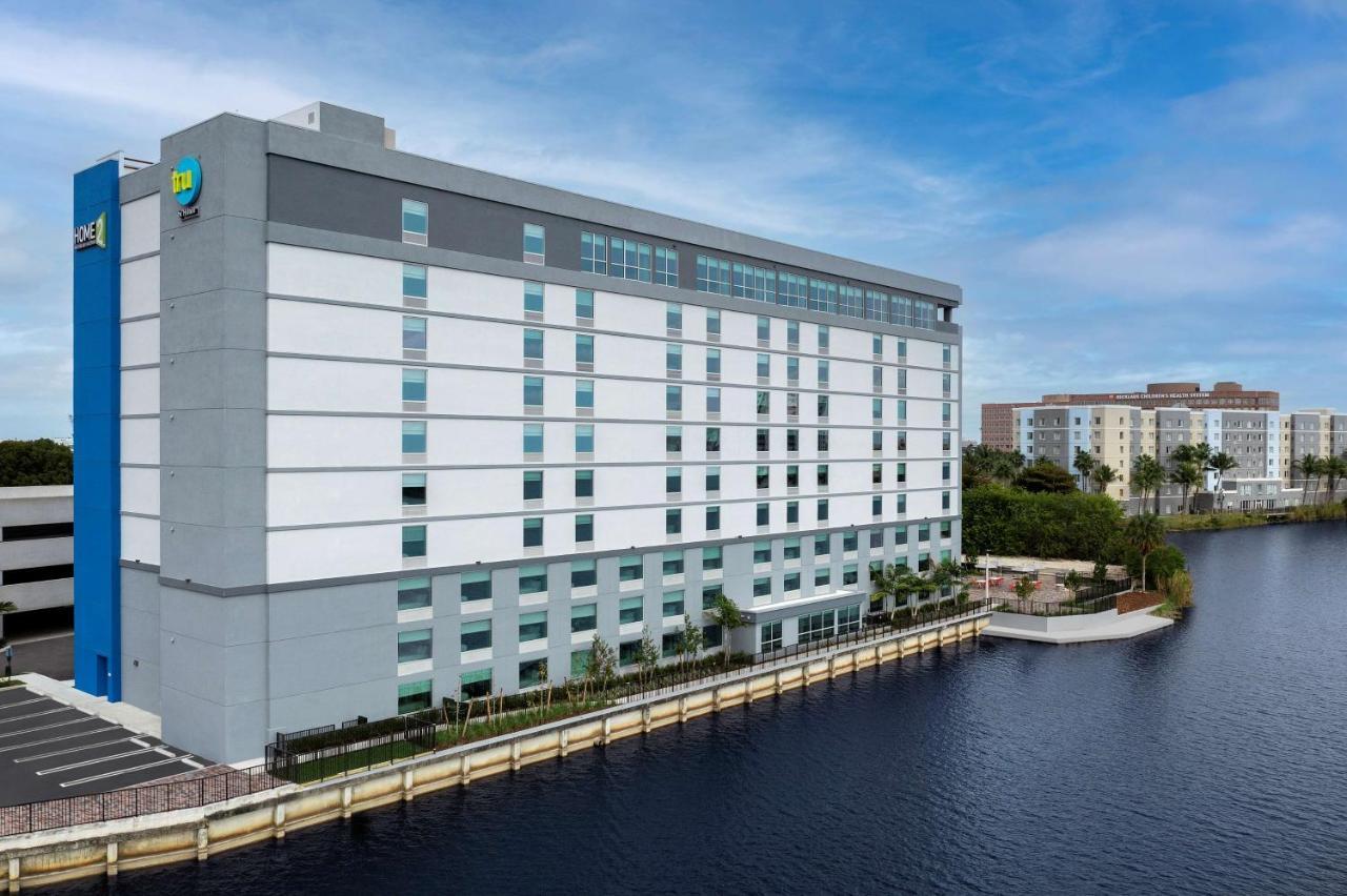 6 Business Hotels Near Jose Marti Park for Work Trips