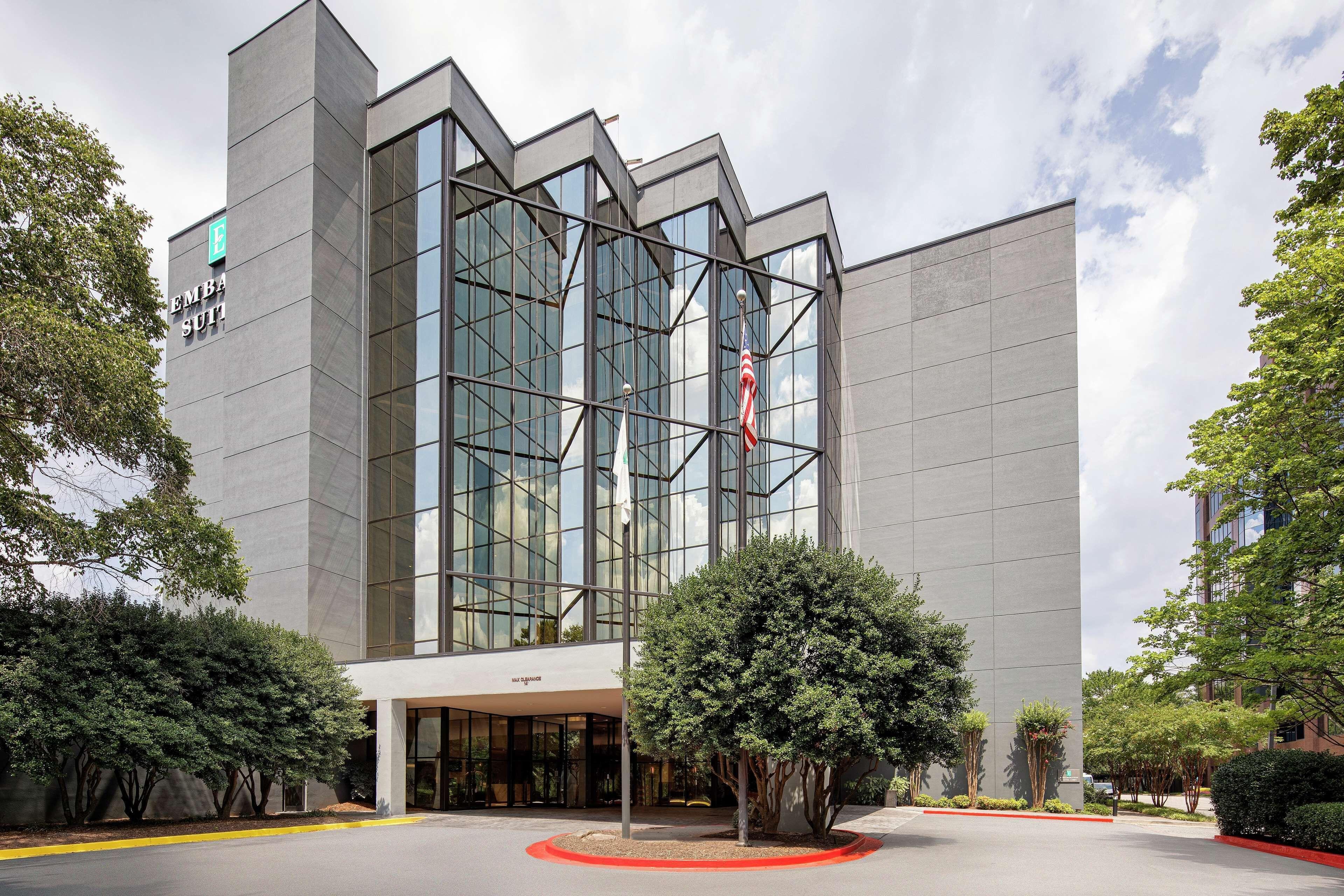 5 Smart Design Hotels Near Phipps Plaza Worth Booking