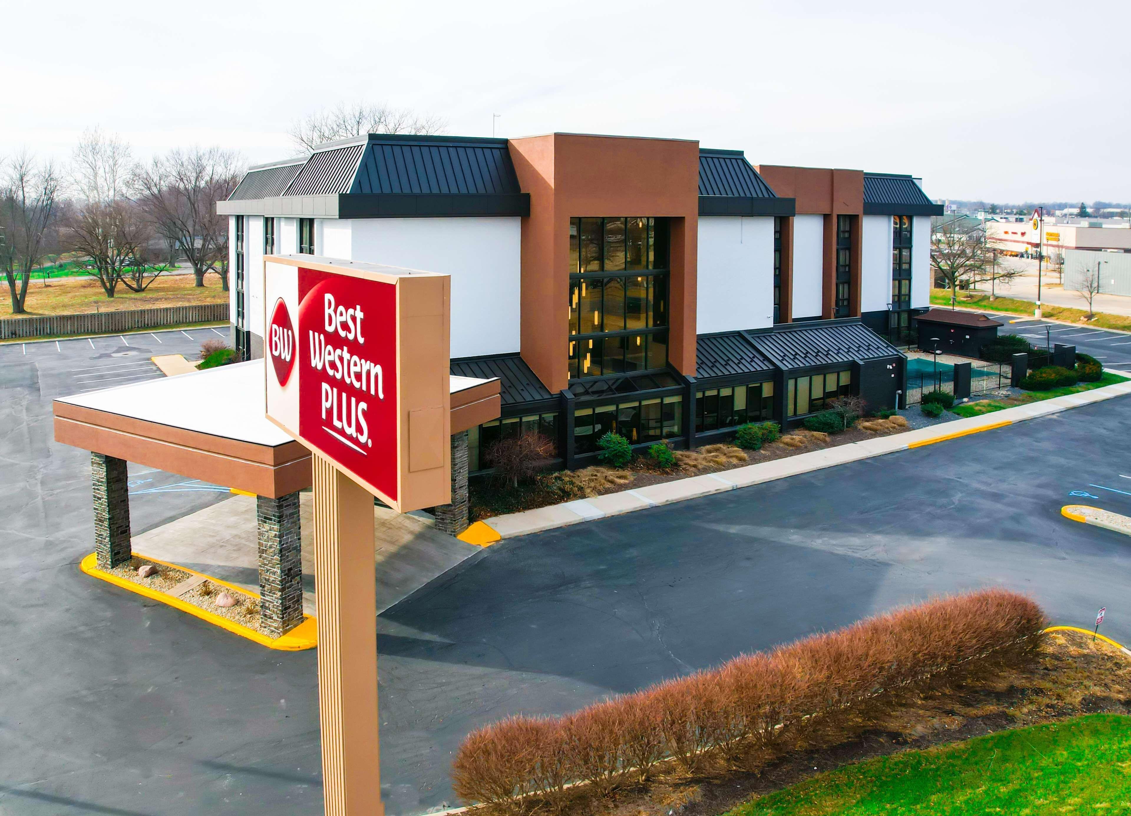 7 Business Hotels Near Holliday Park Worth Booking