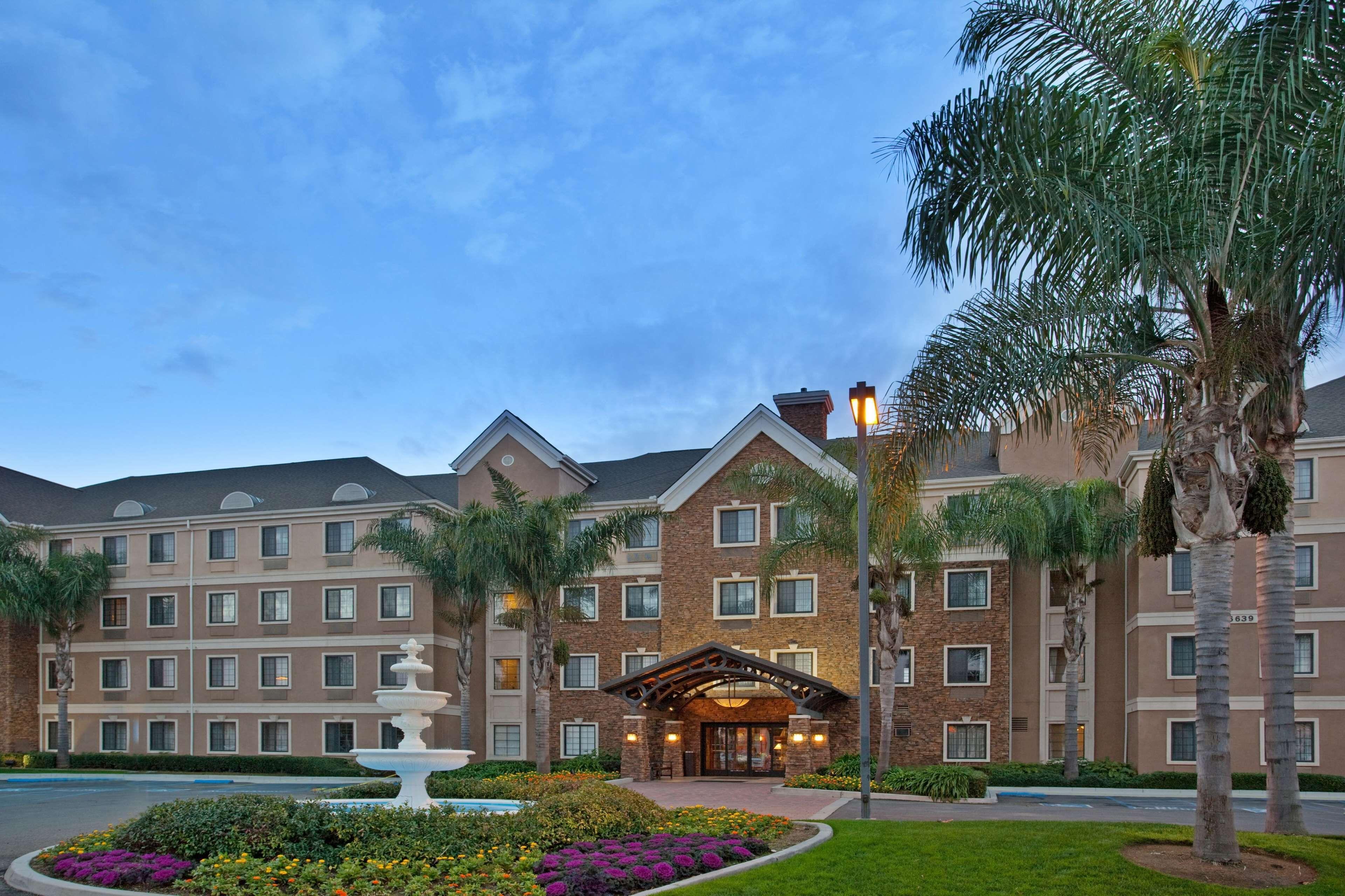6 Budget Hotels Near Scripps Memorial Hospital Sculpture Parks