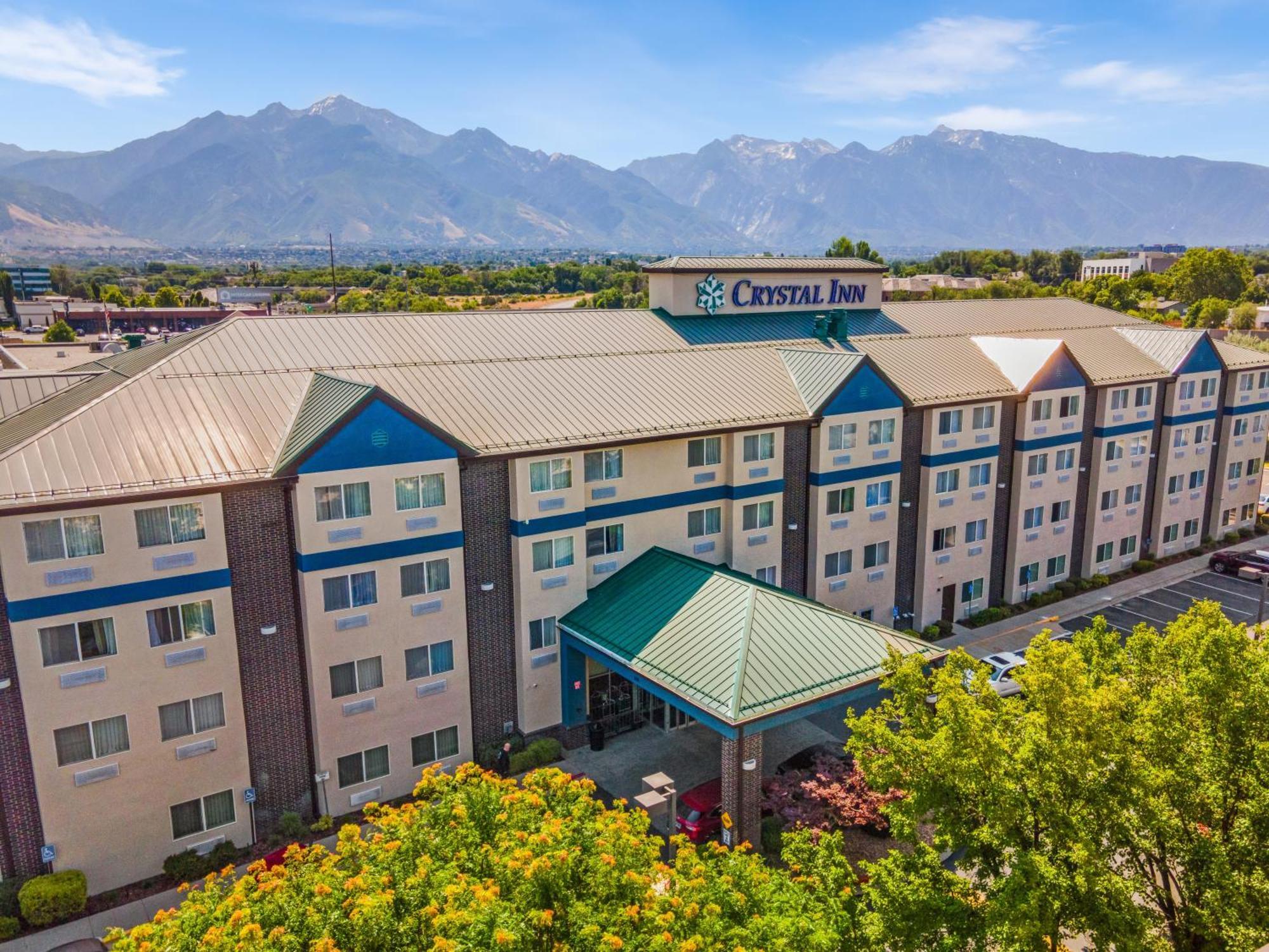 6 Business Hotels Near Mill Creek Lanes That Deliver