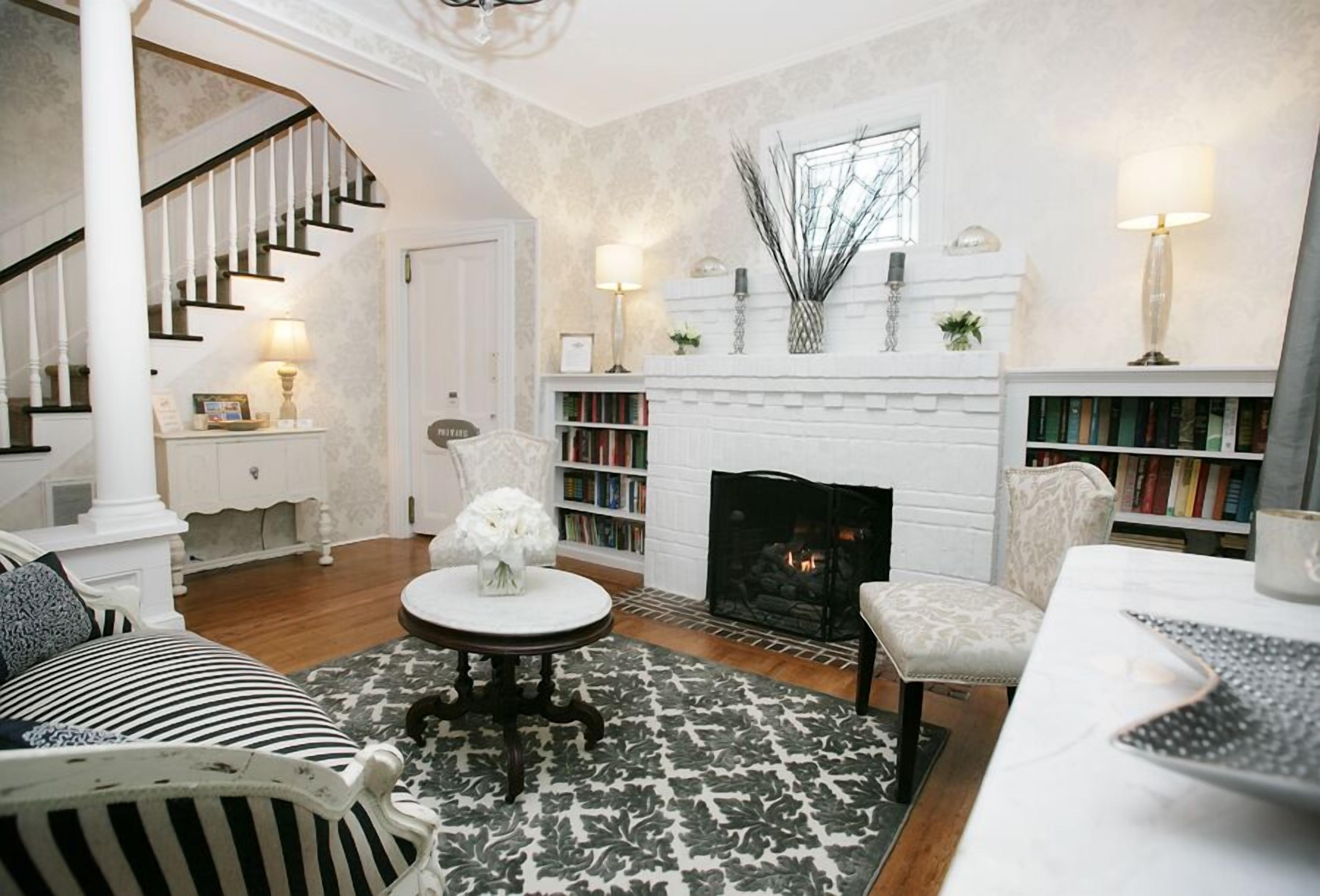 Where to Stay Near Friends of Historic Cold Spring: 5 Central Hotels