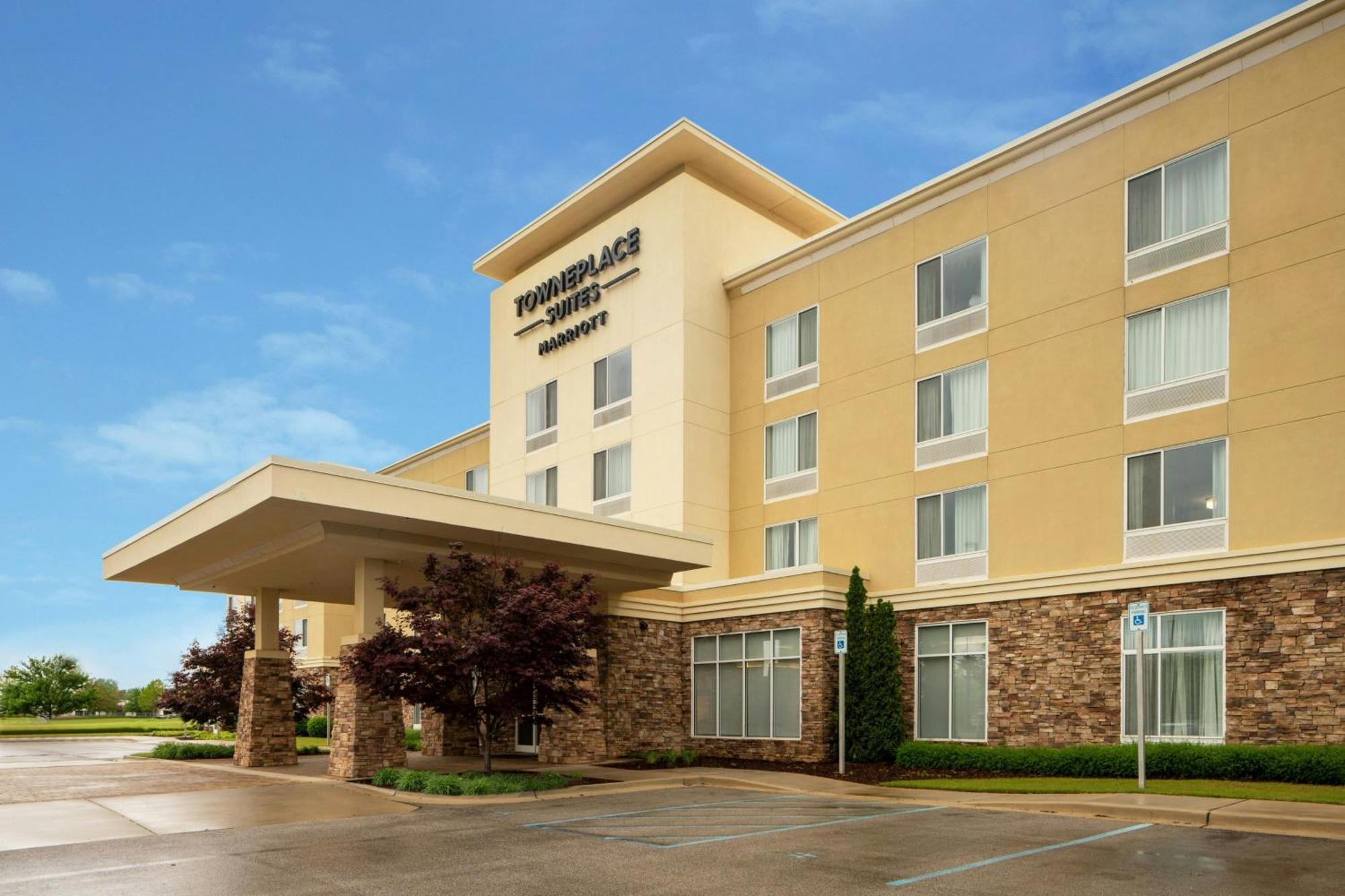 Where to Stay in Huntsville: 4 Best 3-Star Hotels