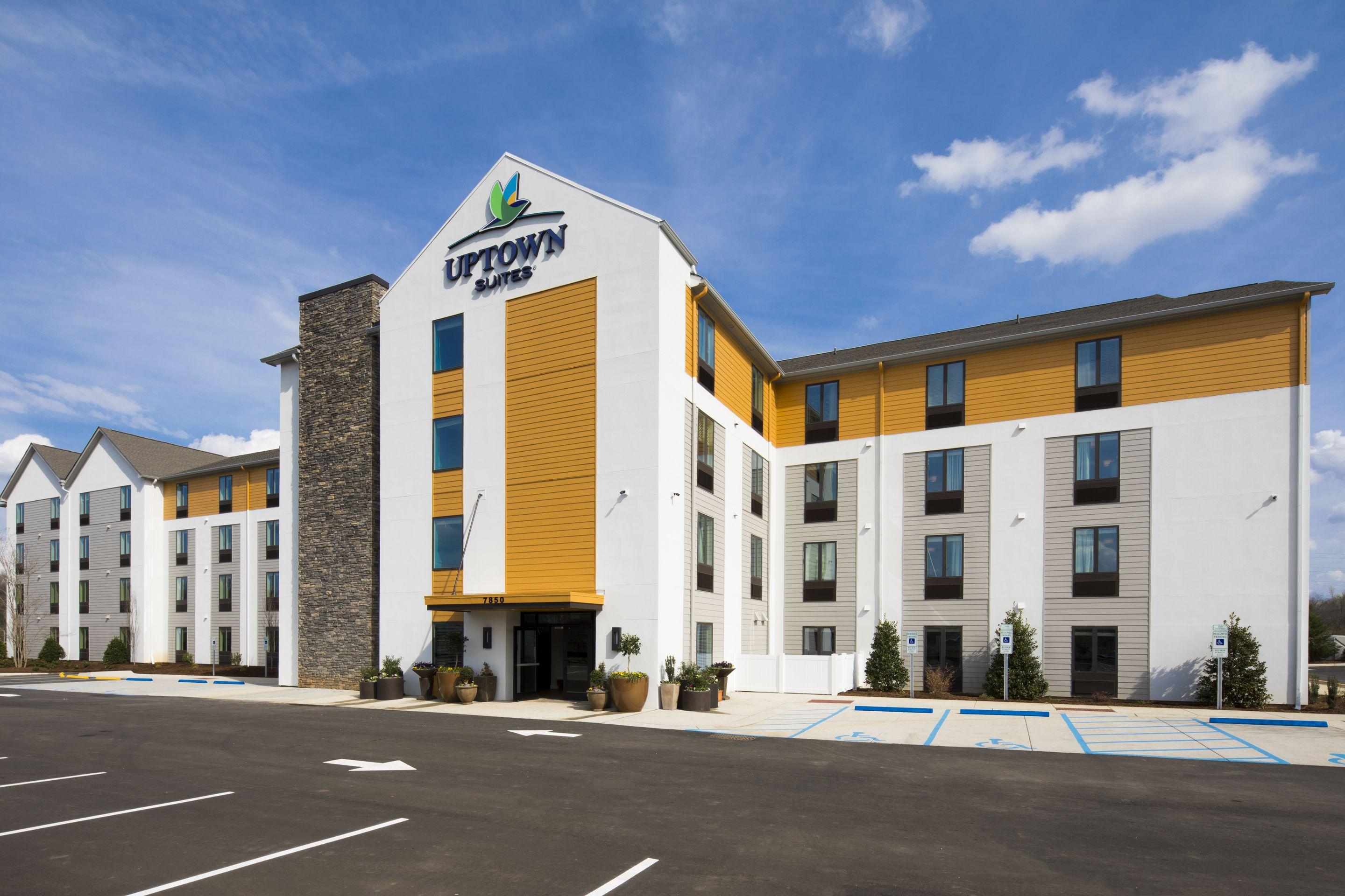 Where to Stay Near Roosevelt National Forest: 6 Best Hotels